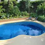 In With Pool And Garden Holiday home Valderice
